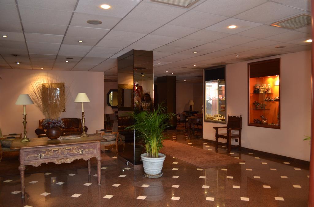 Hotel Maria Angola リマ エクステリア 写真