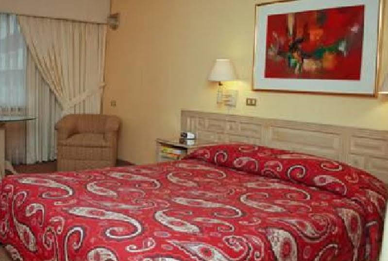 Hotel Maria Angola リマ エクステリア 写真
